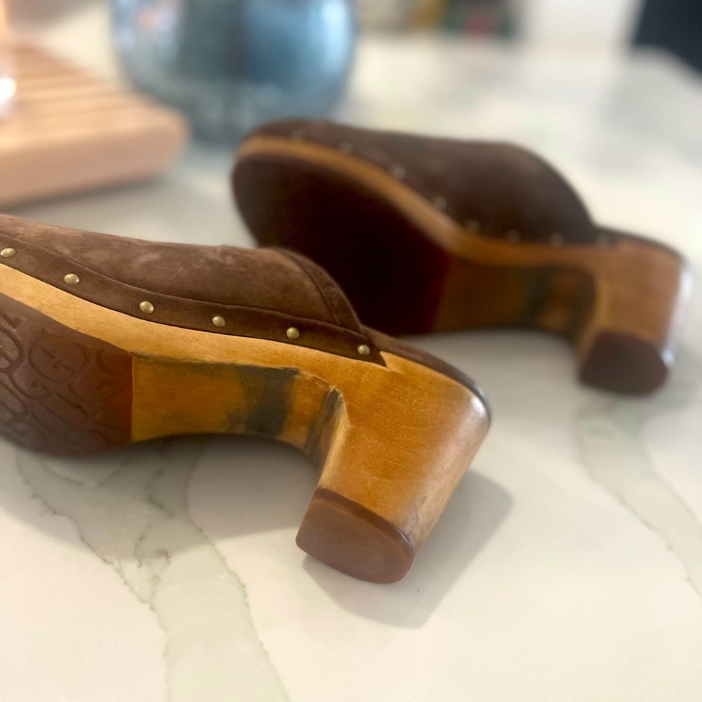 UGG Clogs - Picture 4 of 5